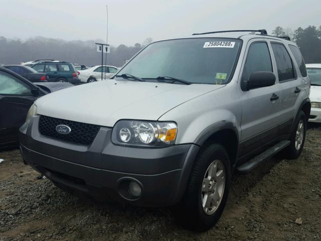 1FMCU03106KD25858 - 2006 FORD ESCAPE XLT SILVER photo 2