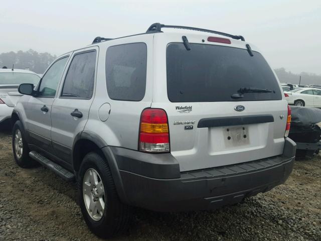 1FMCU03106KD25858 - 2006 FORD ESCAPE XLT SILVER photo 3