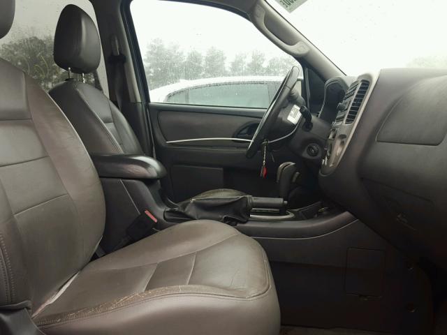 1FMCU03106KD25858 - 2006 FORD ESCAPE XLT SILVER photo 5