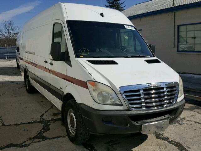 WDYPE8CCXA5437100 - 2010 FREIGHTLINER SPRINTER WHITE photo 1