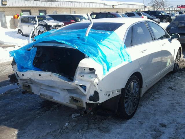 3LN6L2J90DR811096 - 2013 LINCOLN MKZ WHITE photo 4