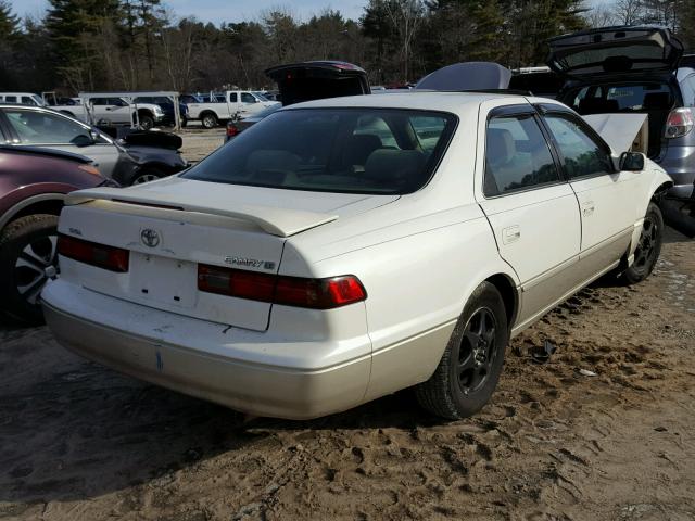 JT2BG22K2X0351221 - 1999 TOYOTA CAMRY LE WHITE photo 4