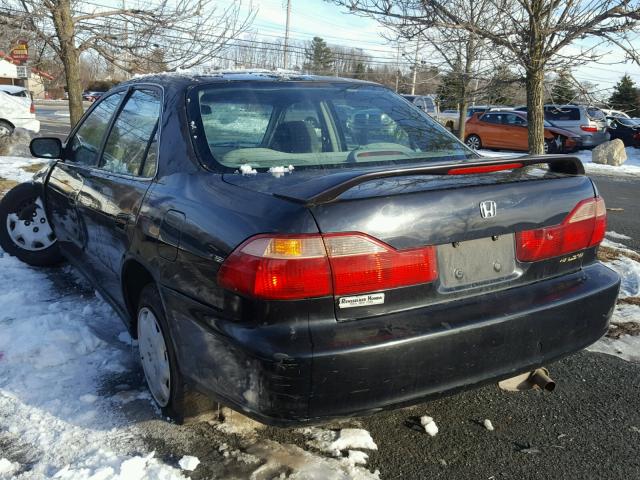 1HGCG5642WA163009 - 1998 HONDA ACCORD LX BLACK photo 3