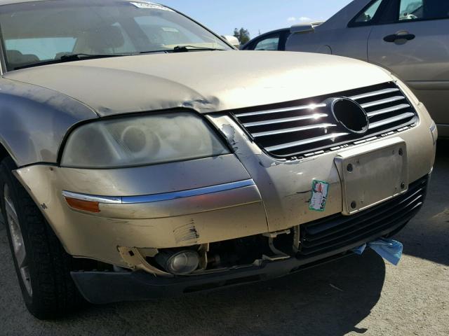 WVWPD63B42P014903 - 2002 VOLKSWAGEN PASSAT GLS GOLD photo 9