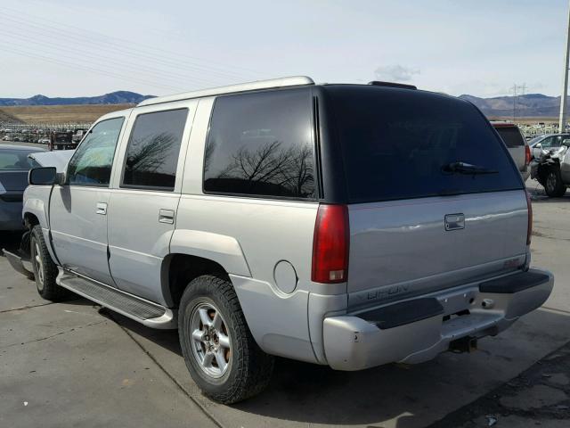 1GKEK13R4XR917520 - 1999 GMC DENALI GRAY photo 3