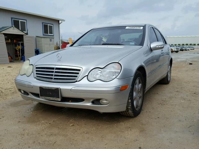 WDBRF61J04A549583 - 2004 MERCEDES-BENZ C 240 SILVER photo 2