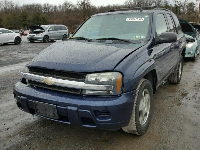 1GNDT13S372201389 - 2007 CHEVROLET TRAILBLAZE BLUE photo 2