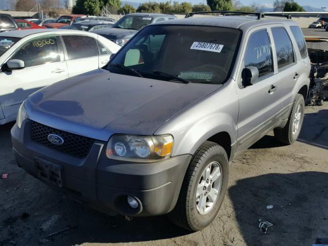 1FMYU03197KB96557 - 2007 FORD ESCAPE XLT GRAY photo 2