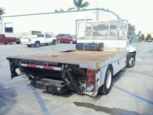 3FRWX66H26V255290 - 2006 FORD F650 SUPER WHITE photo 4