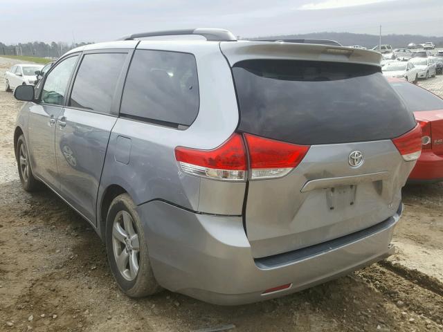 5TDKK3DC0DS395115 - 2013 TOYOTA SIENNA LE SILVER photo 3