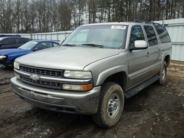 3GNGK26G52G233726 - 2002 CHEVROLET SUBURBAN K GOLD photo 2