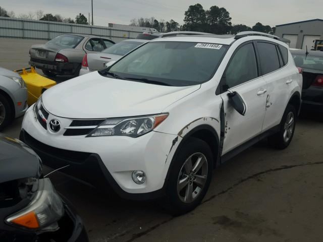 2T3WFREV8FW133837 - 2015 TOYOTA RAV4 XLE WHITE photo 2