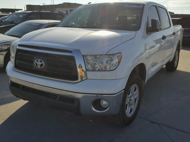 5TFEM5F1XCX042694 - 2012 TOYOTA TUNDRA CRE WHITE photo 2