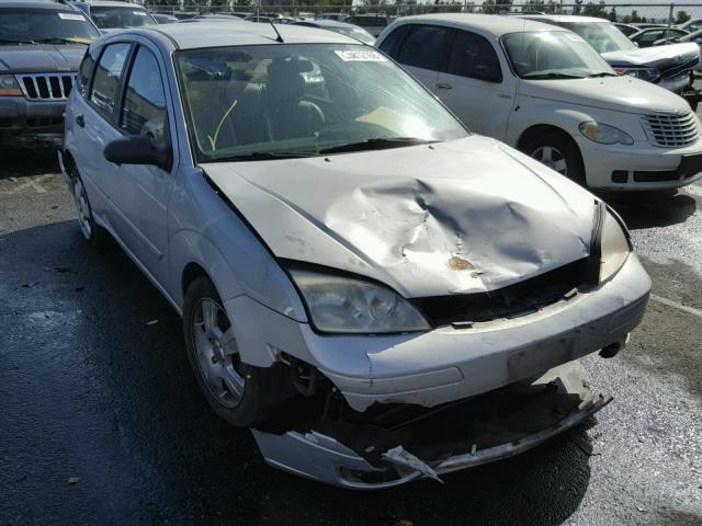 3FAFP37N15R137194 - 2005 FORD FOCUS ZX5 SILVER photo 1