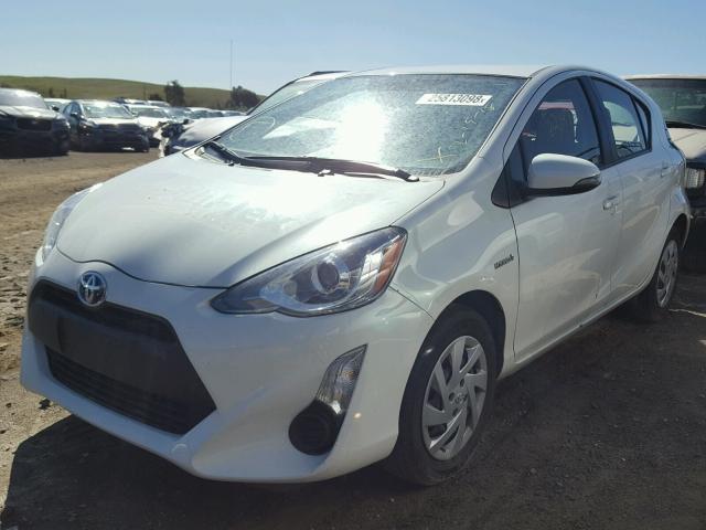 JTDKDTB33F1108959 - 2015 TOYOTA PRIUS C WHITE photo 2