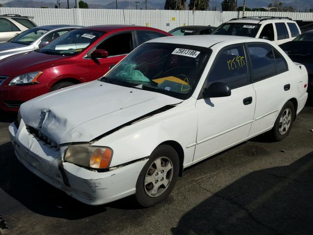 KMHCG45C42U325681 - 2002 HYUNDAI ACCENT GL WHITE photo 2