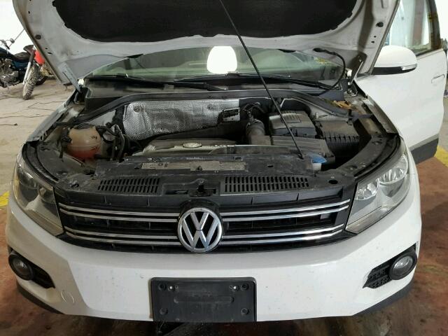 WVGBV7AX0CW509632 - 2012 VOLKSWAGEN TIGUAN S WHITE photo 7