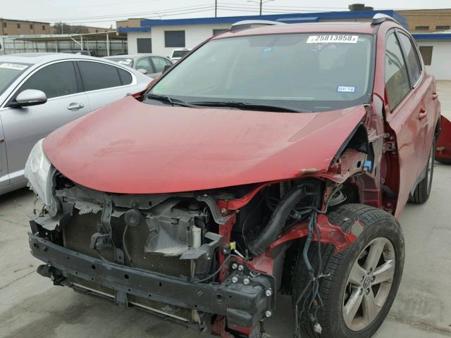 JTMWFREV9FJ039402 - 2015 TOYOTA RAV4 XLE RED photo 2