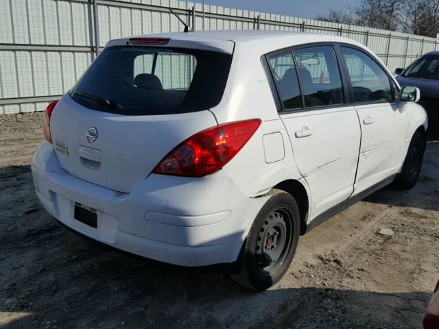 3N1BC13E78L425732 - 2008 NISSAN VERSA S WHITE photo 4