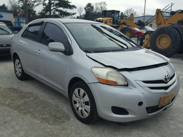 JTDBT923771095897 - 2007 TOYOTA YARIS GRAY photo 1