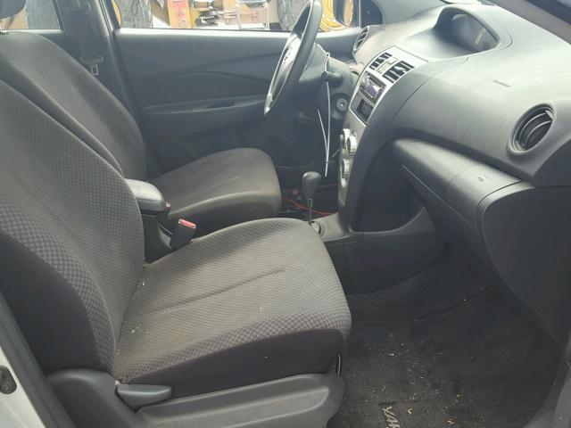 JTDBT923771095897 - 2007 TOYOTA YARIS GRAY photo 5