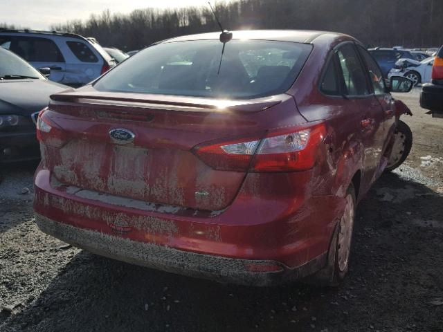 1FAHP3F23CL149844 - 2012 FORD FOCUS SE RED photo 4