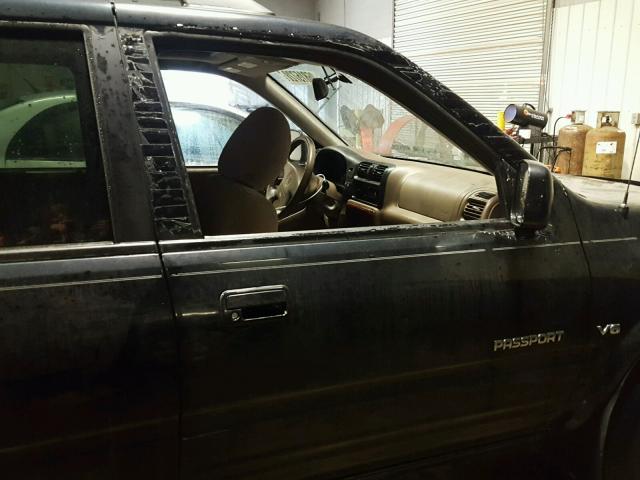4S6DM58W2Y4406400 - 2000 HONDA PASSPORT E BLACK photo 10