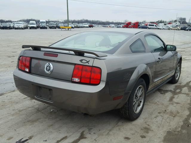 1ZVFT80N855239783 - 2005 FORD MUSTANG TAN photo 4