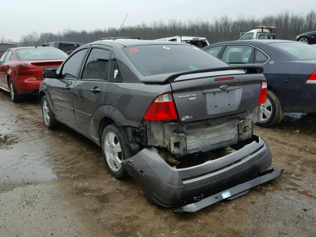 1FAFP34NX7W166682 - 2007 FORD FOCUS ZX4 GRAY photo 3