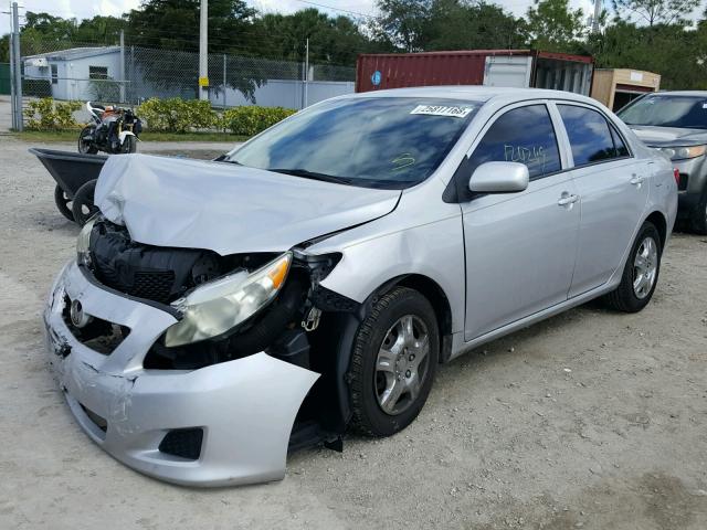 1NXBU4EEXAZ375134 - 2010 TOYOTA COROLLA BA SILVER photo 2