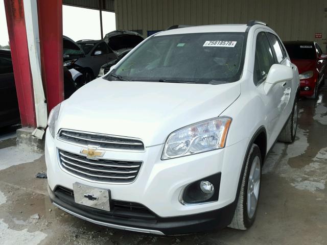 KL7CJRSB3GB616316 - 2016 CHEVROLET TRAX LTZ WHITE photo 2