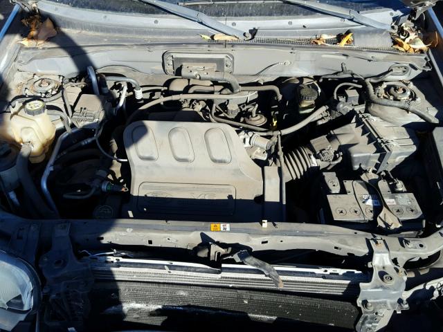 1FMCU04184KA25383 - 2004 FORD ESCAPE LIM GRAY photo 7