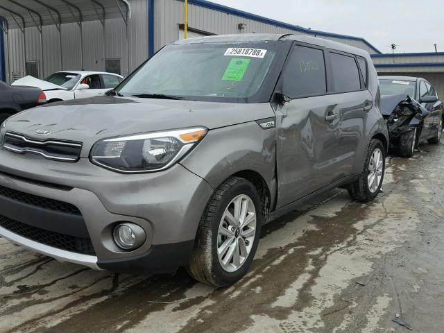 KNDJP3A53H7461871 - 2017 KIA SOUL + GRAY photo 9