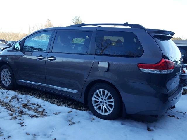 5TDYK3DC5DS354909 - 2013 TOYOTA SIENNA XLE GRAY photo 3