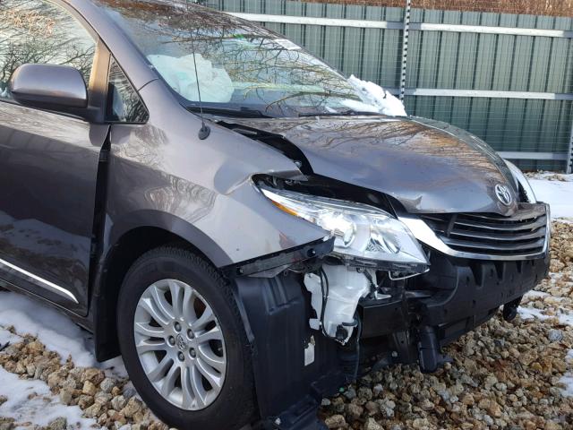 5TDYK3DC5DS354909 - 2013 TOYOTA SIENNA XLE GRAY photo 9