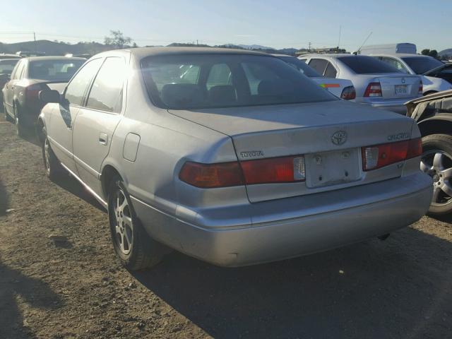 4T1BF22K71U116562 - 2001 TOYOTA CAMRY LE SILVER photo 3