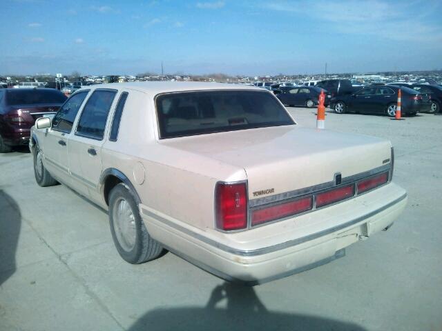 1LNLM83W2TY697558 - 1996 LINCOLN TOWN CAR C WHITE photo 3