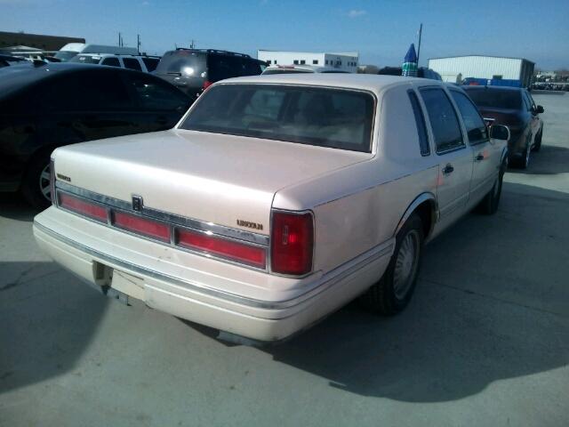 1LNLM83W2TY697558 - 1996 LINCOLN TOWN CAR C WHITE photo 4