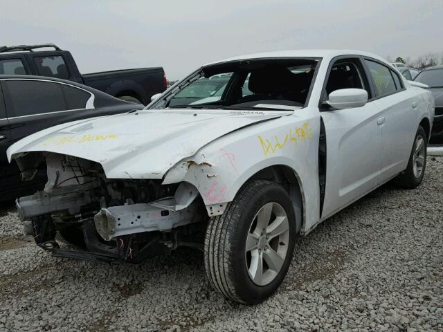 2C3CDXBG7EH370308 - 2014 DODGE CHARGER SE WHITE photo 2