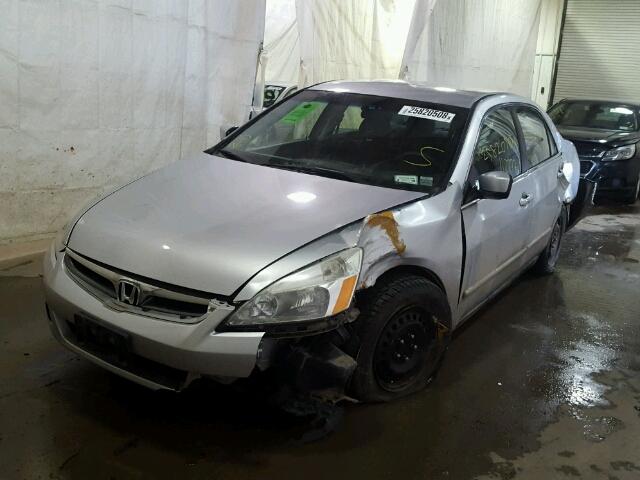 1HGCM56497A045517 - 2007 HONDA ACCORD LX SILVER photo 2