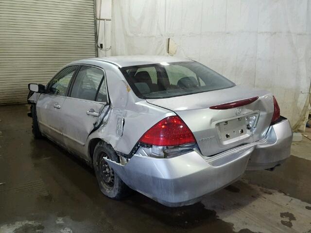 1HGCM56497A045517 - 2007 HONDA ACCORD LX SILVER photo 3