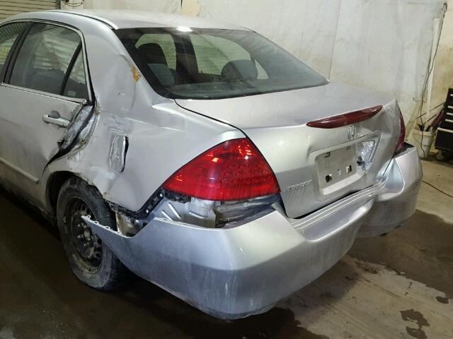 1HGCM56497A045517 - 2007 HONDA ACCORD LX SILVER photo 9