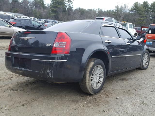 2C3CA5CV4AH209242 - 2010 CHRYSLER 300 TOURIN BLACK photo 4