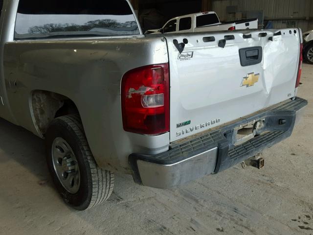 1GCRCREA4BZ422307 - 2011 CHEVROLET SILVERADO SILVER photo 9