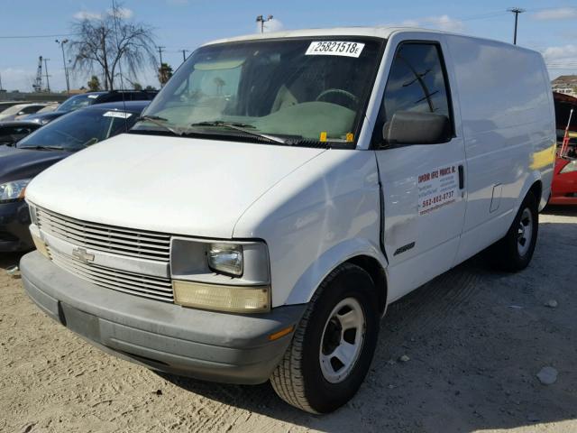 1GCDM19W51B130347 - 2001 CHEVROLET ASTRO WHITE photo 2