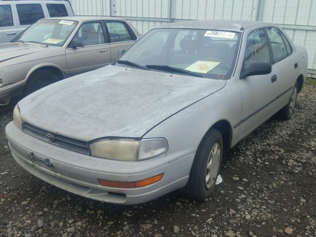 4T1SK11EXNU049477 - 1992 TOYOTA CAMRY DLX SILVER photo 2