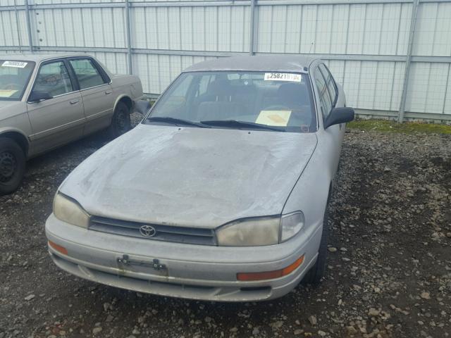 4T1SK11EXNU049477 - 1992 TOYOTA CAMRY DLX SILVER photo 9