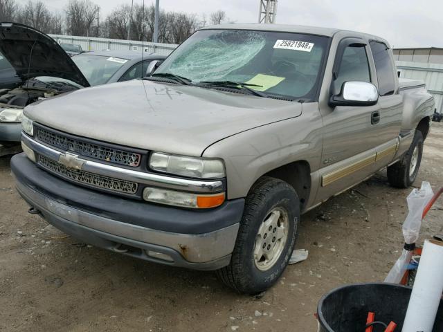 2GCEK19T921258883 - 2002 CHEVROLET SILVERADO TAN photo 2