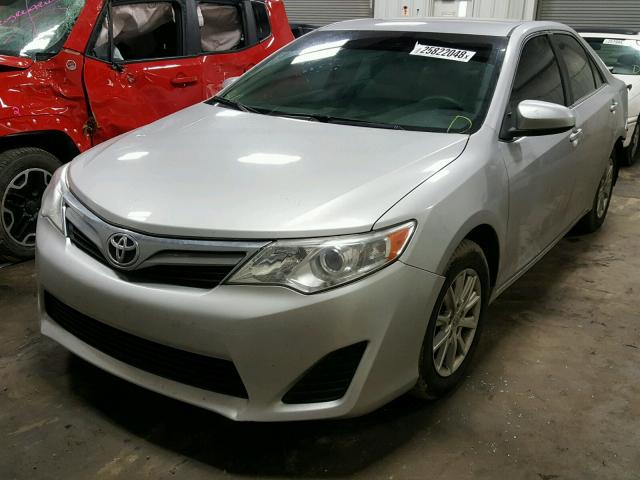 4T4BF1FKXCR165199 - 2012 TOYOTA CAMRY BASE SILVER photo 2