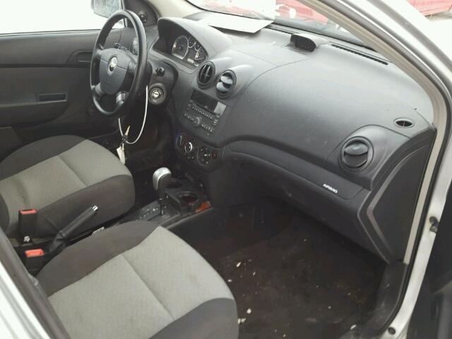 KL1TV65E59B602133 - 2009 CHEVROLET AVEO LS SILVER photo 5